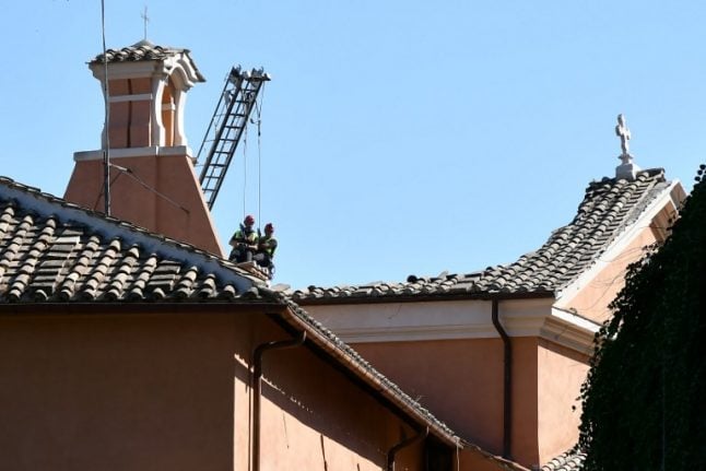 Historic church roof collapses in Rome