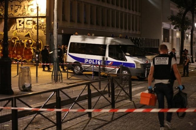 Paris knife attack:  Seven wounded including two British tourists