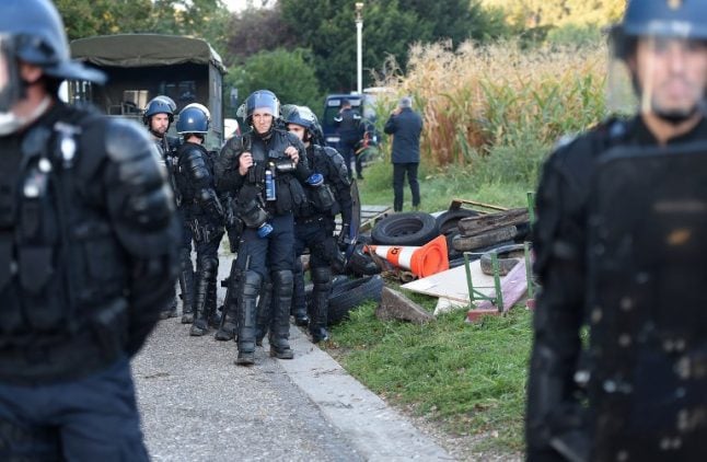 French police use tear gas on protesters opposed to new motorway