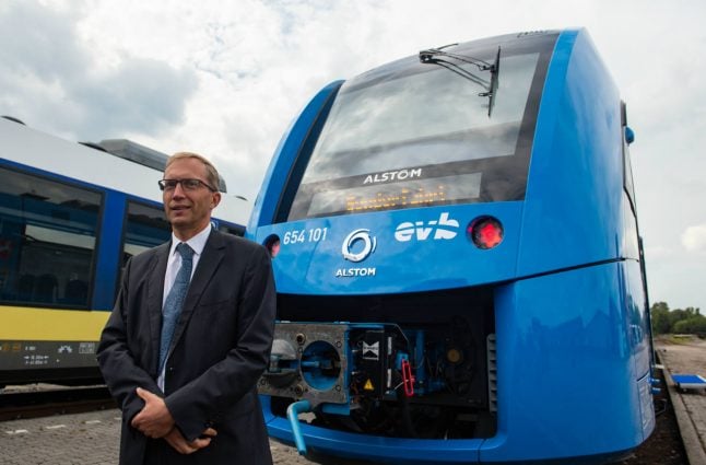 Hydrogen-powered train has world premiere in Lower Saxony