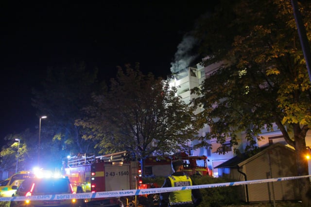 Residents jump from top floor as fire rips through student corridor in Jönköping