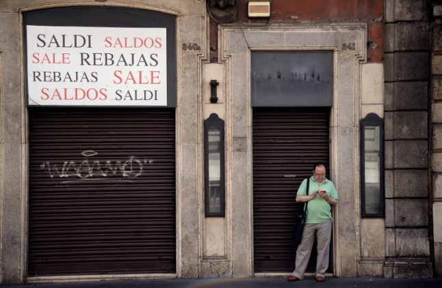 Italian government seeks to keep shops closed on Sundays