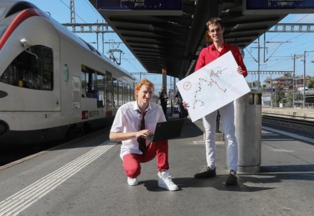 Students use algorithm in bid to visit all 26 Swiss cantons in less than 24 hours...by train