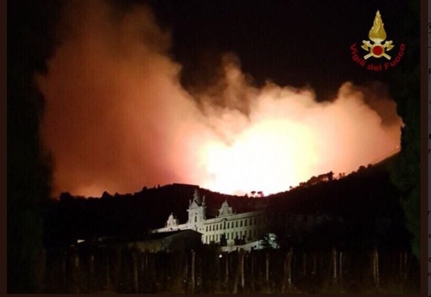 500 evacuated as forest fire strikes near Pisa