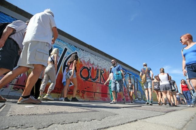 Plans to rebuild Berlin Wall for art project blocked