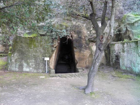 Ancient Greek tomb unearthed near Naples