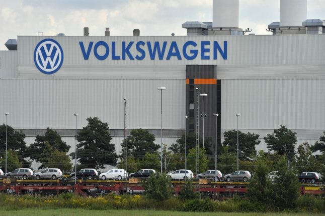 Tough CO2 targets 'could cost 100,000 jobs': VW chief
