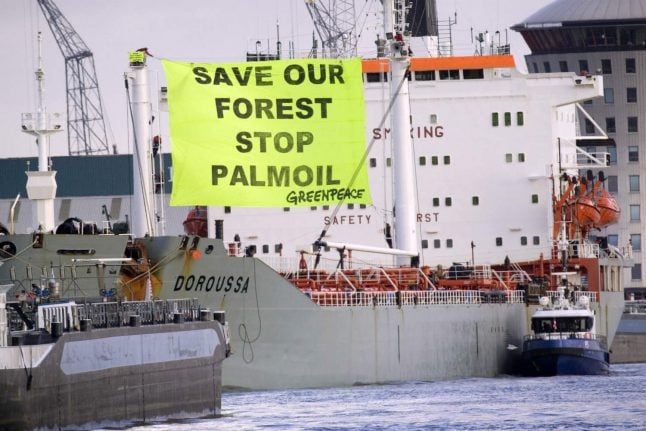 Activists board ship off Spain in palm oil protest: Greenpeace