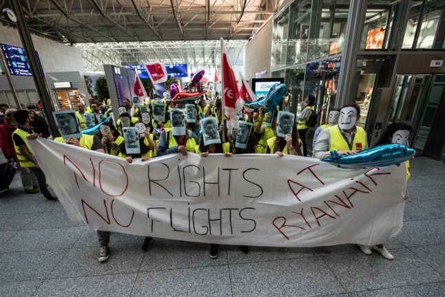 'A step towards improved conditions': Ryanair strikes deal with German cabin crew union