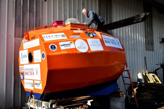 Seventy one-year-old man in a barrel aims to drift across Atlantic from Spain