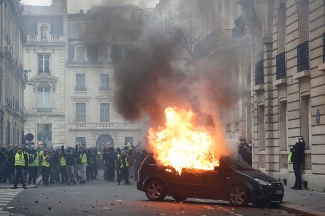 Clashes mar latest Paris 'yellow vest' protest as hundreds are arrested