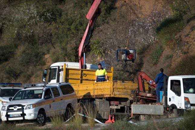 Spanish rescuers drilling tunnel to search for toddler in well