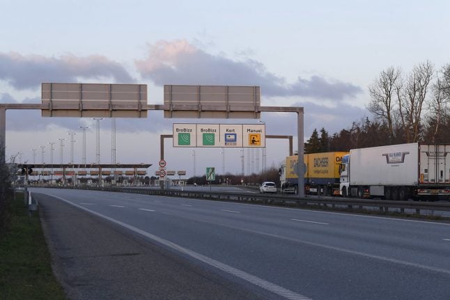 High winds cause closure and rail incident on Danish bridge