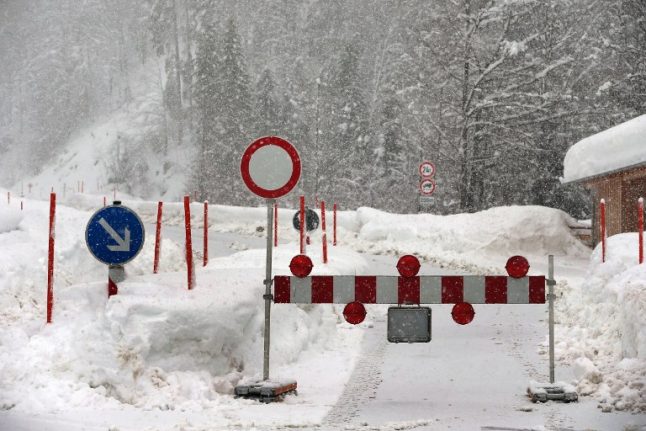 German skiers die in Austria avalanche