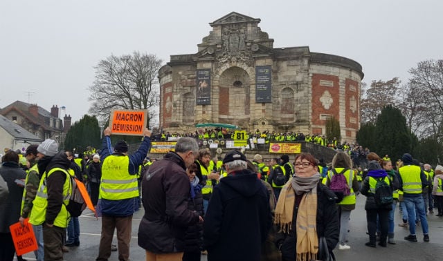 'Where do our taxes go?': Yellow vests in Bourges explain why they won't give up their fight