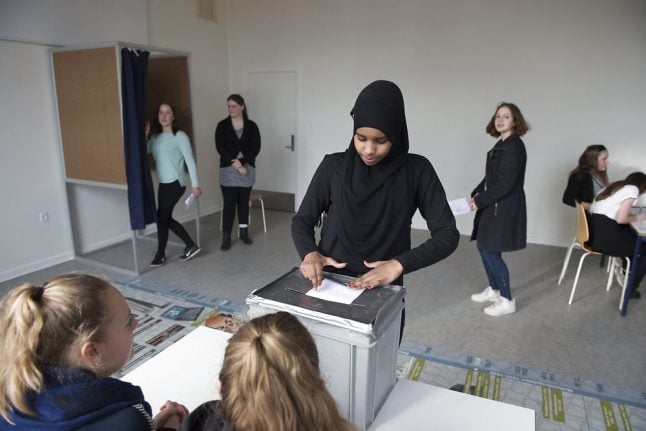 Danish youngsters to vote in 'school general elections'
