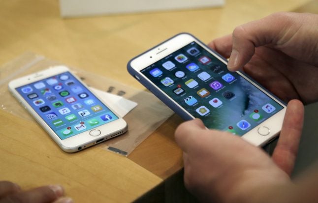 Apple rival paves way for ban on some iPhones in Germany