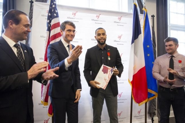 US train attack heroes become French citizens
