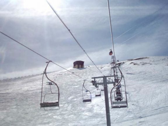Three French ski racers killed in Alps car crash