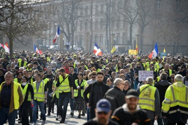 French government counts 8,300 'yellow vests' in latest protests