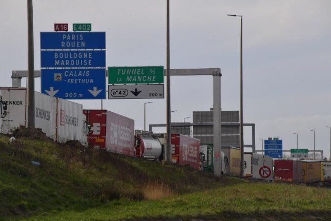 Major disruption at Calais as French customs officers continue Brexit protest