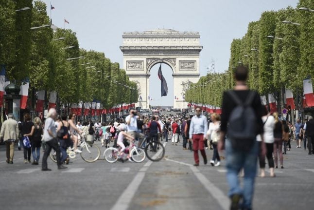 Crystal fountains to be built on the Champs-Elysees