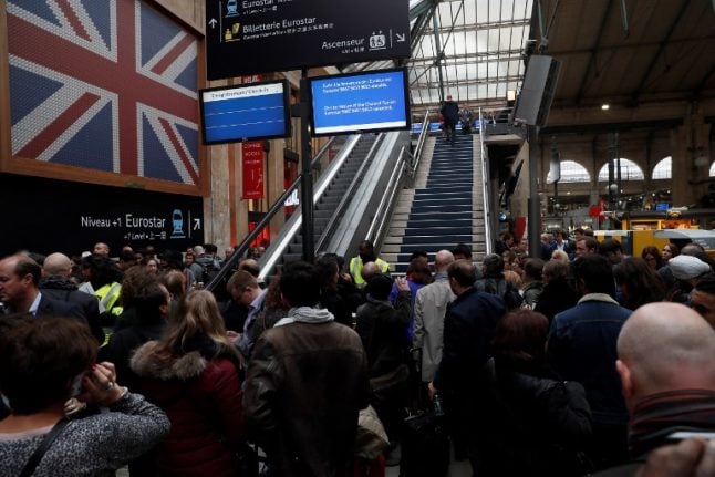 Eurostar in Paris tells passengers 'not to travel' due to French customs protest