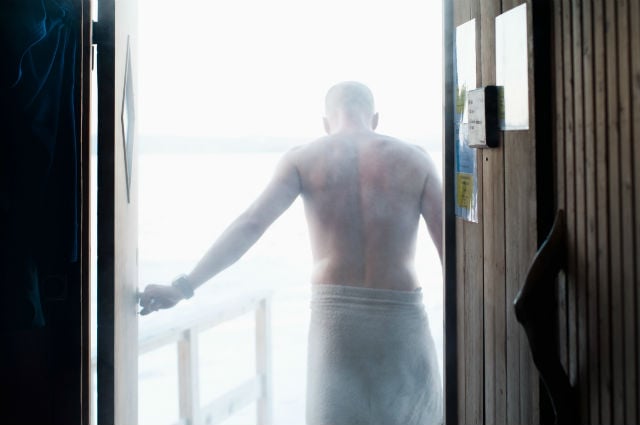 Swedish police officer arrests fugitive in sauna while both naked