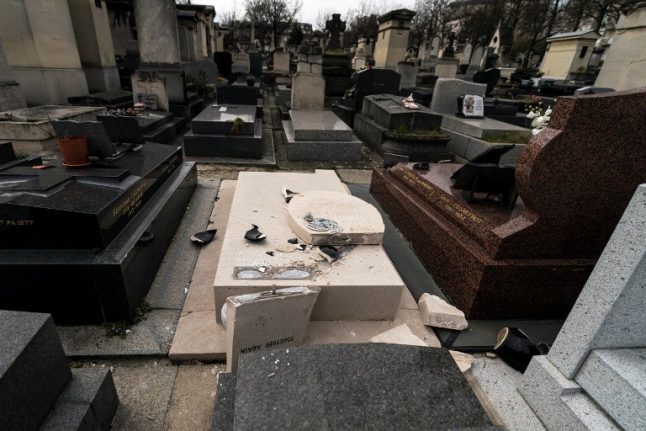 Paris tomb of US artist Man Ray desecrated
