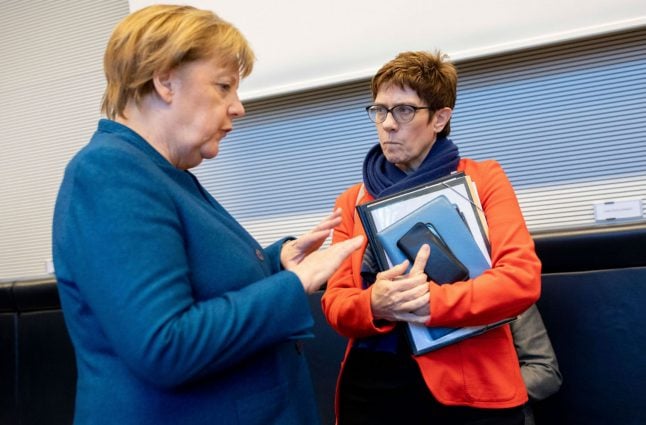 AKK calls unscheduled CDU summit, stoking talk of imminent Merkel exit
