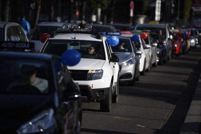 Paris ring road the scene of 'go slow' protests by French driving instructors