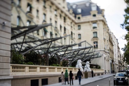 Axe-wielding robbers steal €400k of jewels from luxury Paris hotel