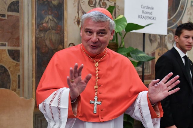 Cardinal breaks police seal to return power to Rome families