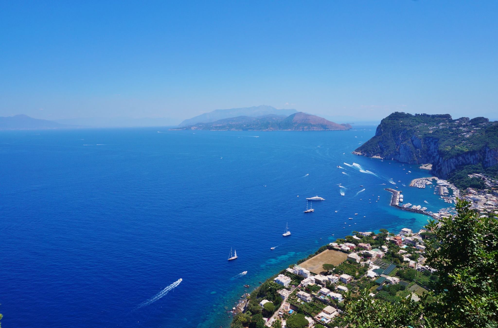 Perjalanan: Cara mengunjungi Capri tanpa menguras kantong