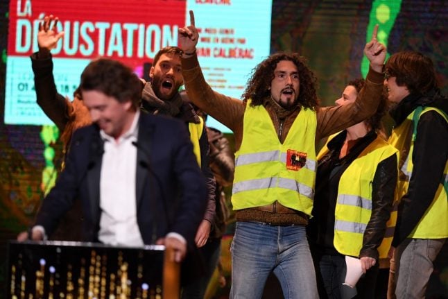 'Yellow vest' protesters disrupt French theatre awards ceremony