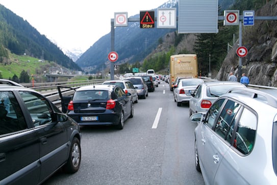 Over an hour wait in Gotthard Tunnel for holiday weekend