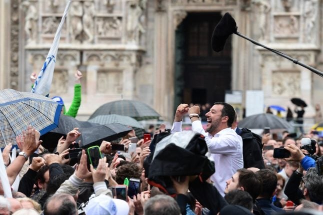 Italian nationalists rally to their 'captain' against Brussels