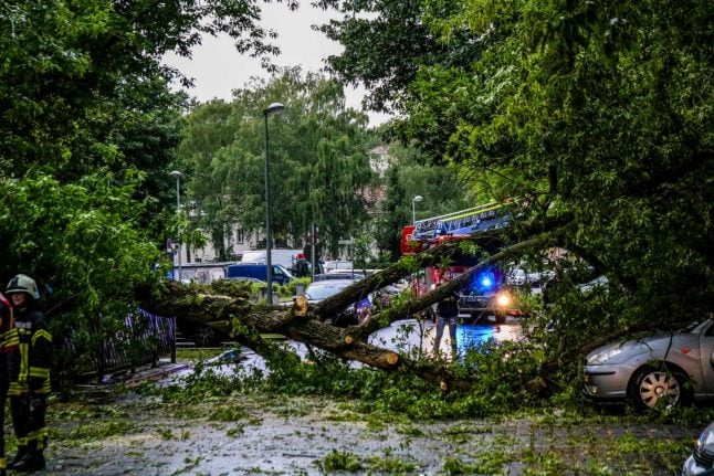 Injuries at wedding as more storms hit Germany