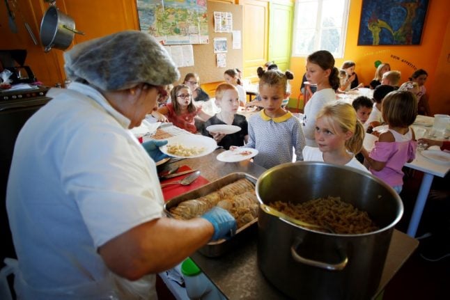 Paris parents left furious after school hands kids pre-packaged sandwiches for lunch