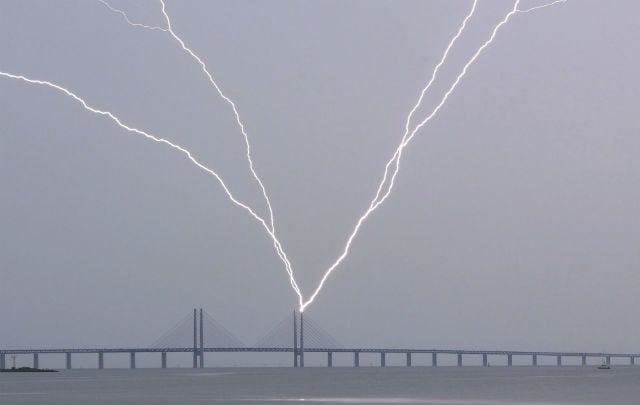 In pictures: Lightning strikes Öresund Bridge pylons
