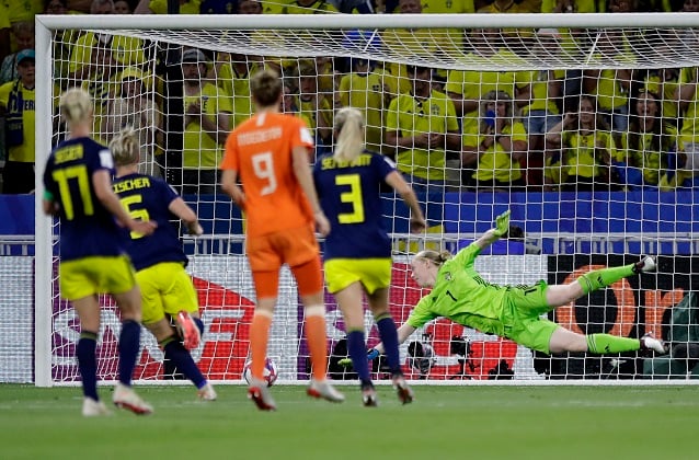 Women's World Cup: Sweden vow to fight for third place after painful semi-final defeat to Netherlands
