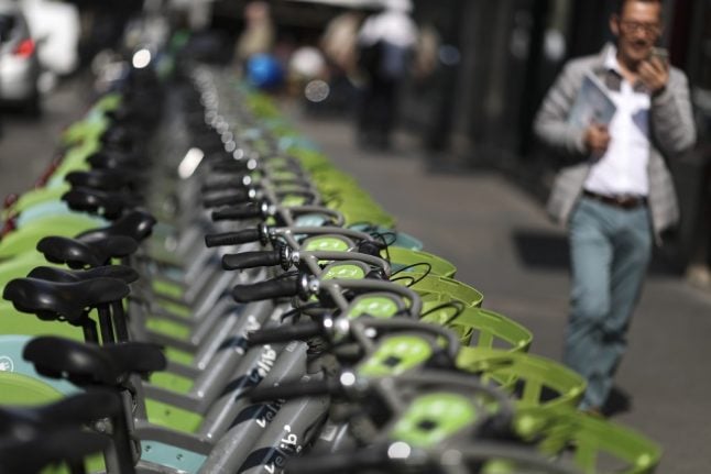 Up to 1,000 Vélib' bikes are stolen or vandalised every week in Paris