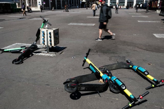 E-scooters crowd out cars on Paris streets