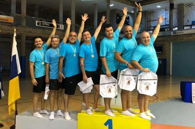 VIDEO: These Tenerife Dads surprised their daughters with a special graduation dance