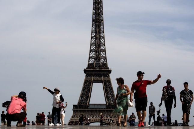 Tell us: Are there too many tourists in Paris?