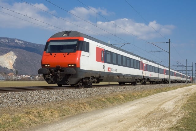 SBB finds problems with Swiss train doors after deadly accident