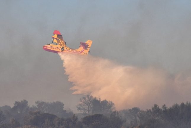 Firefighting pilot dies in plane crash in southern France