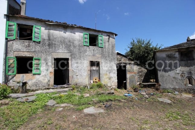Group of friends buy entire abandoned Spanish village to fulfil retirement dream