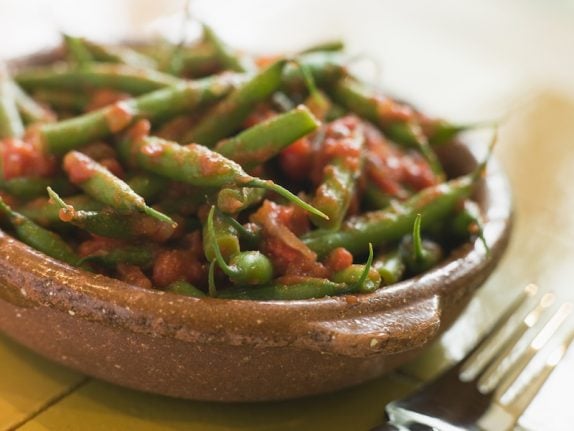 How to make Pugliese green beans in tomato sauce