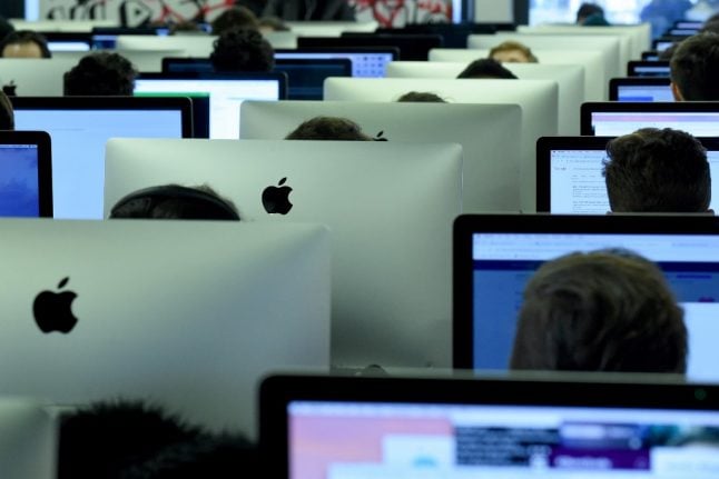 Students battle for a place at France's free computer coding college